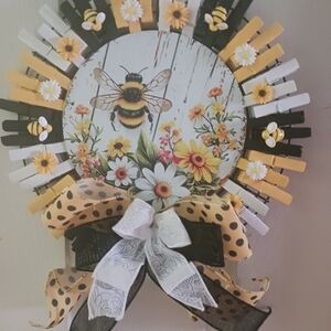 Bee and Floral Wall Art with Bow Accents